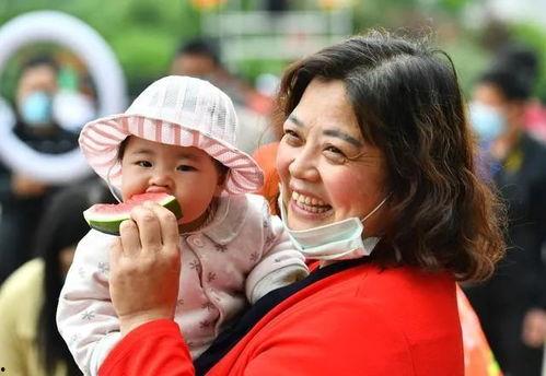 感谢冷漠吃瓜群众,他们眼中的世界与我们的距离